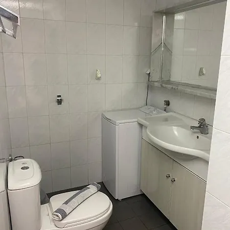 Eftopia Apartment